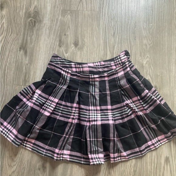 Forever 21 Black and Pink Plaid Mini Skirt - Picture 1 of 2